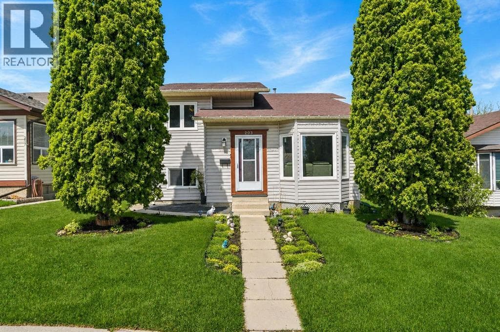 203 Shawglen Road SW