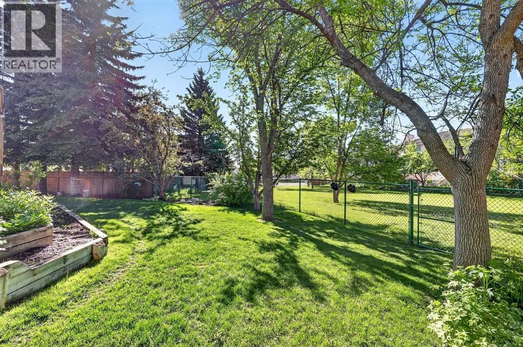 115 Woodpark Terrace SW — photo 2