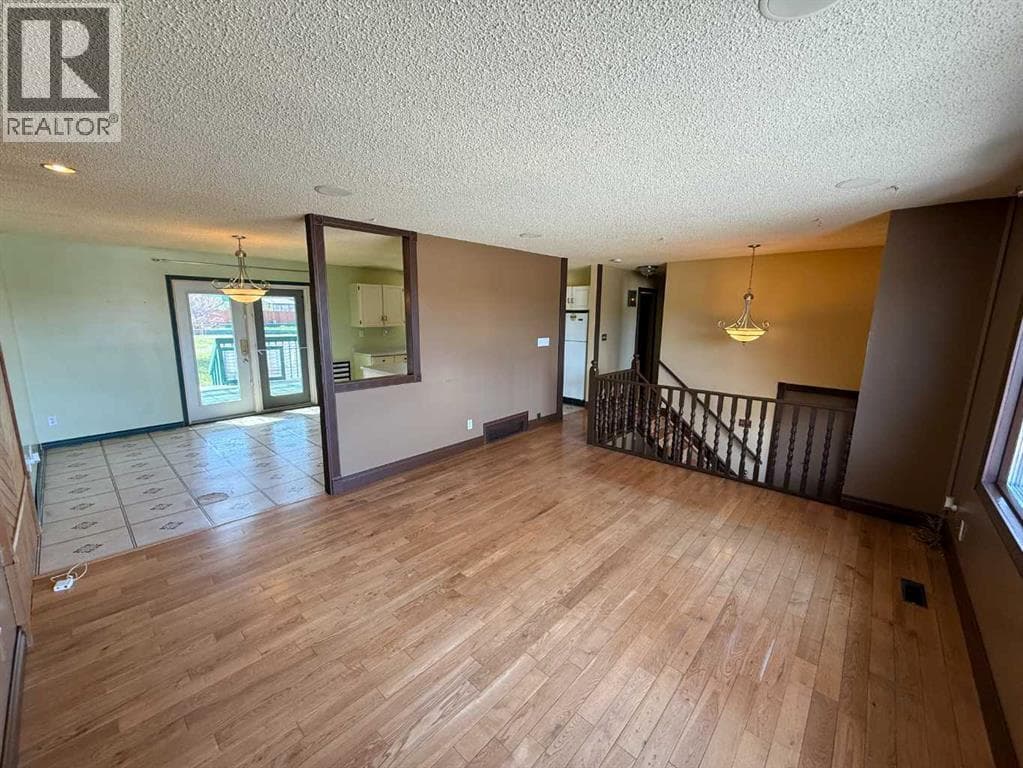 202 Maligne Drive — photo 3