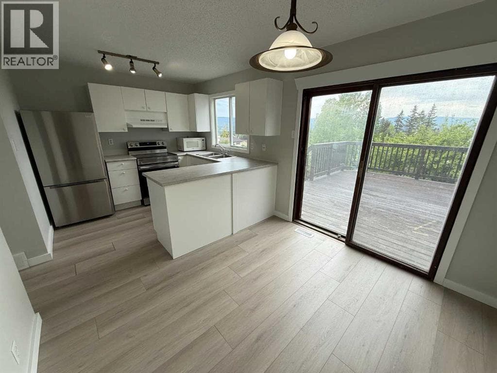 150 Sutherland Avenue — photo 5