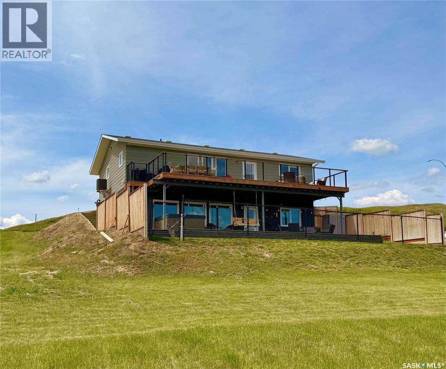 214 Hillcrest PLACE