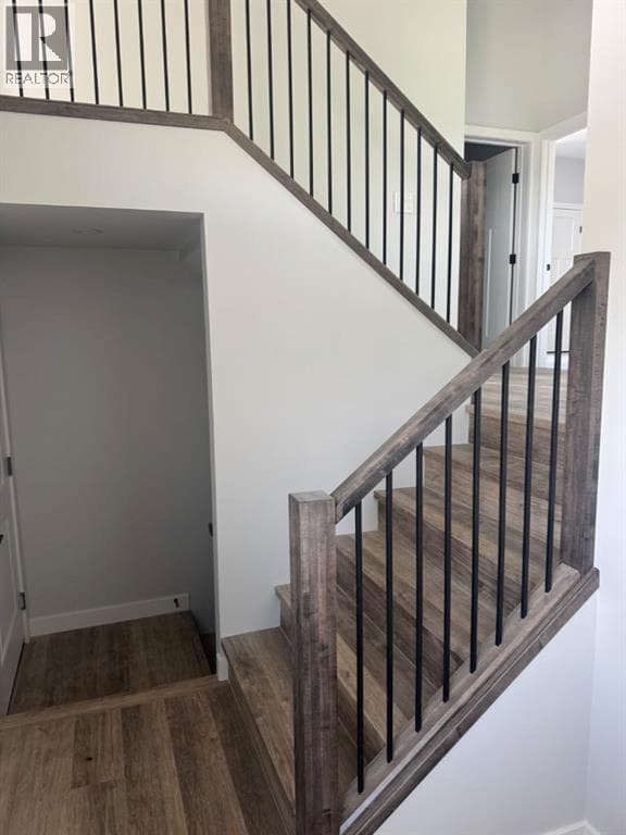 8 Henner's Place — photo 3