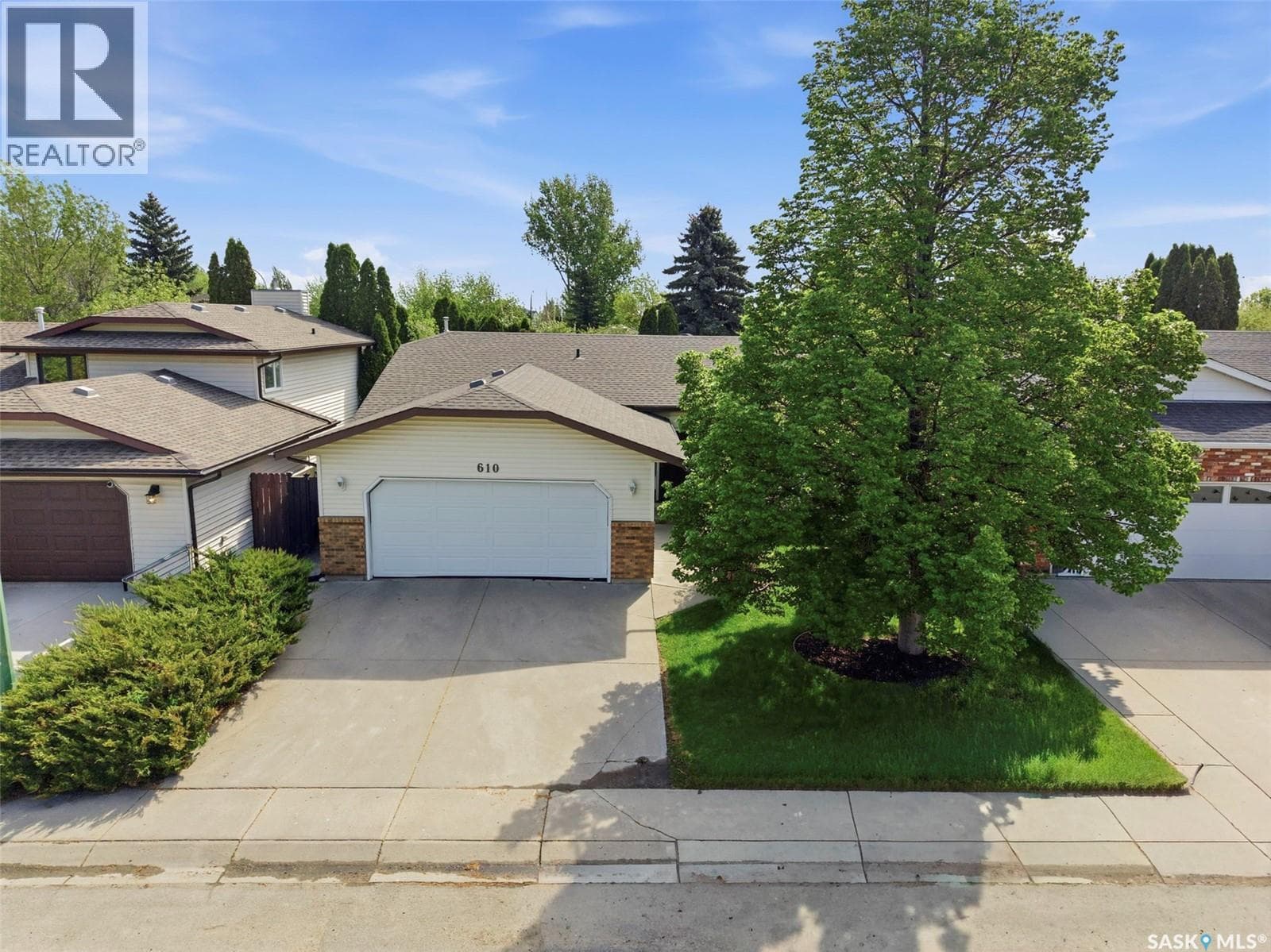 610 Bronson CRESCENT — photo 2