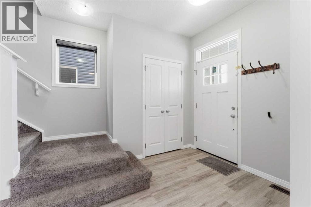 730 Redstone Drive NE — photo 3