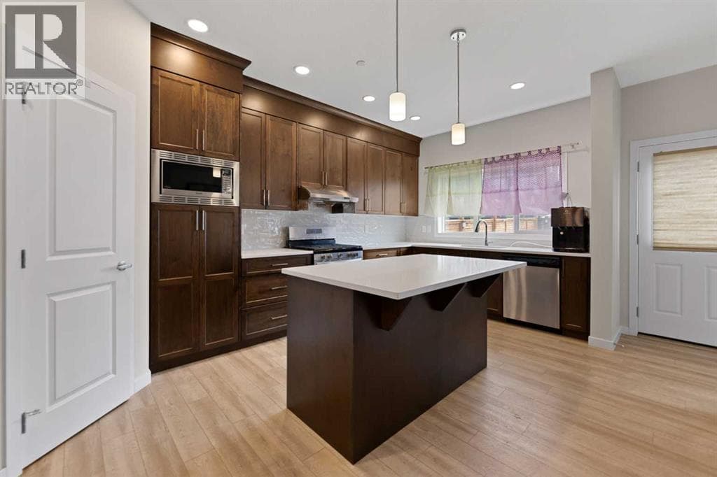 249 Lucas Crescent NW — photo 5