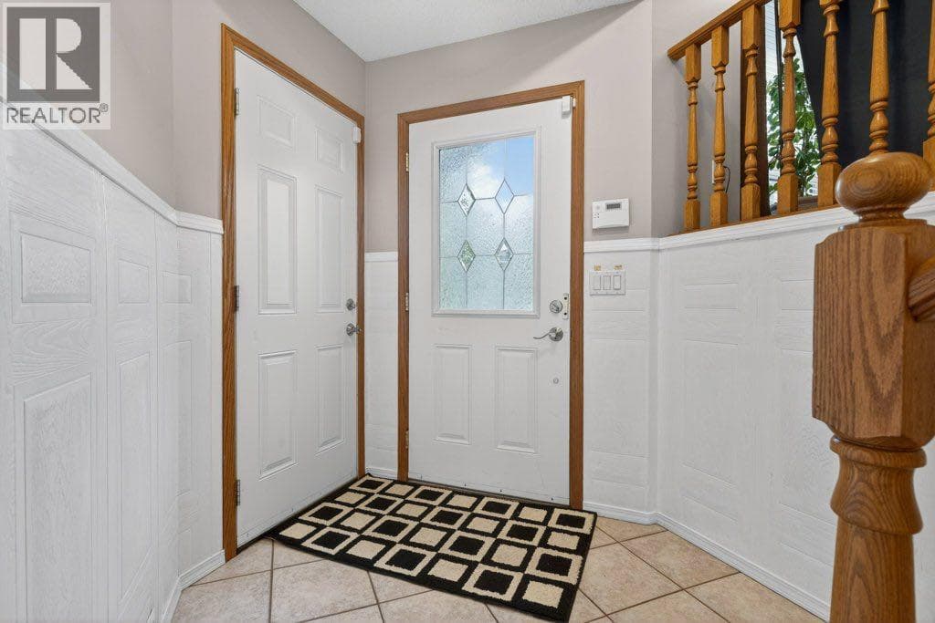 156 Rivercroft Close SE — photo 3