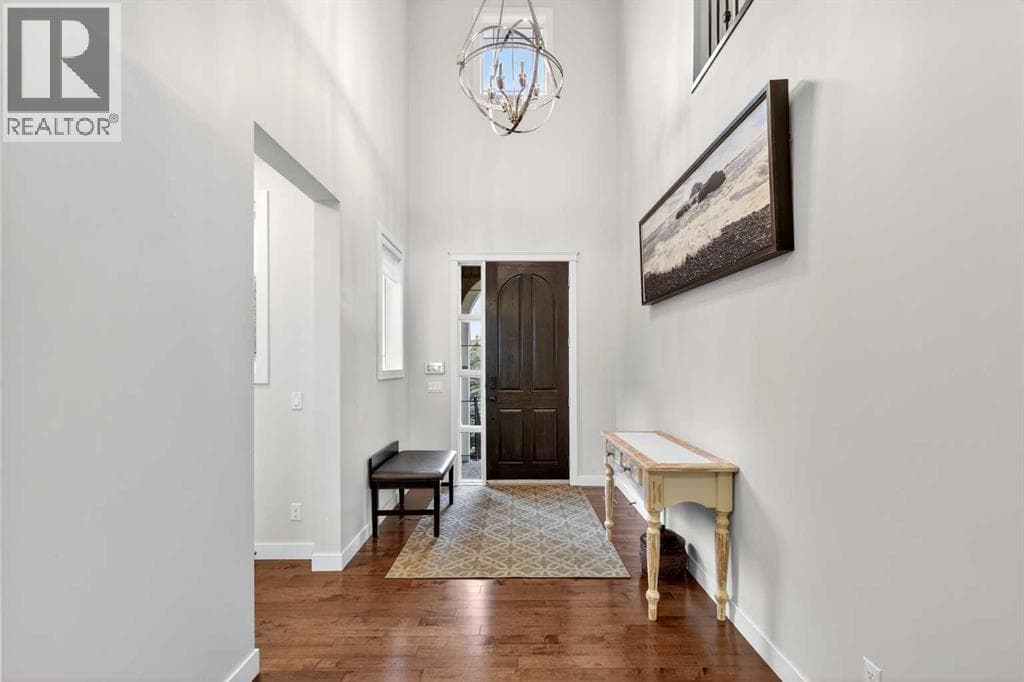 68 Westland Crescent SW — photo 3