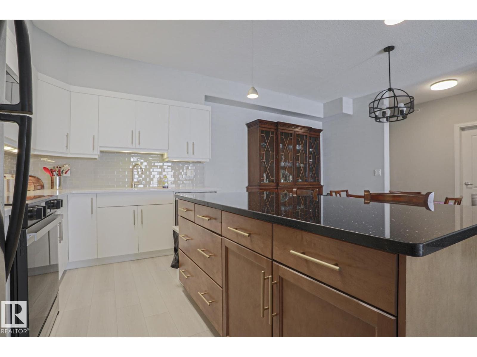 #432 1406 HODGSON WY NW — photo 2