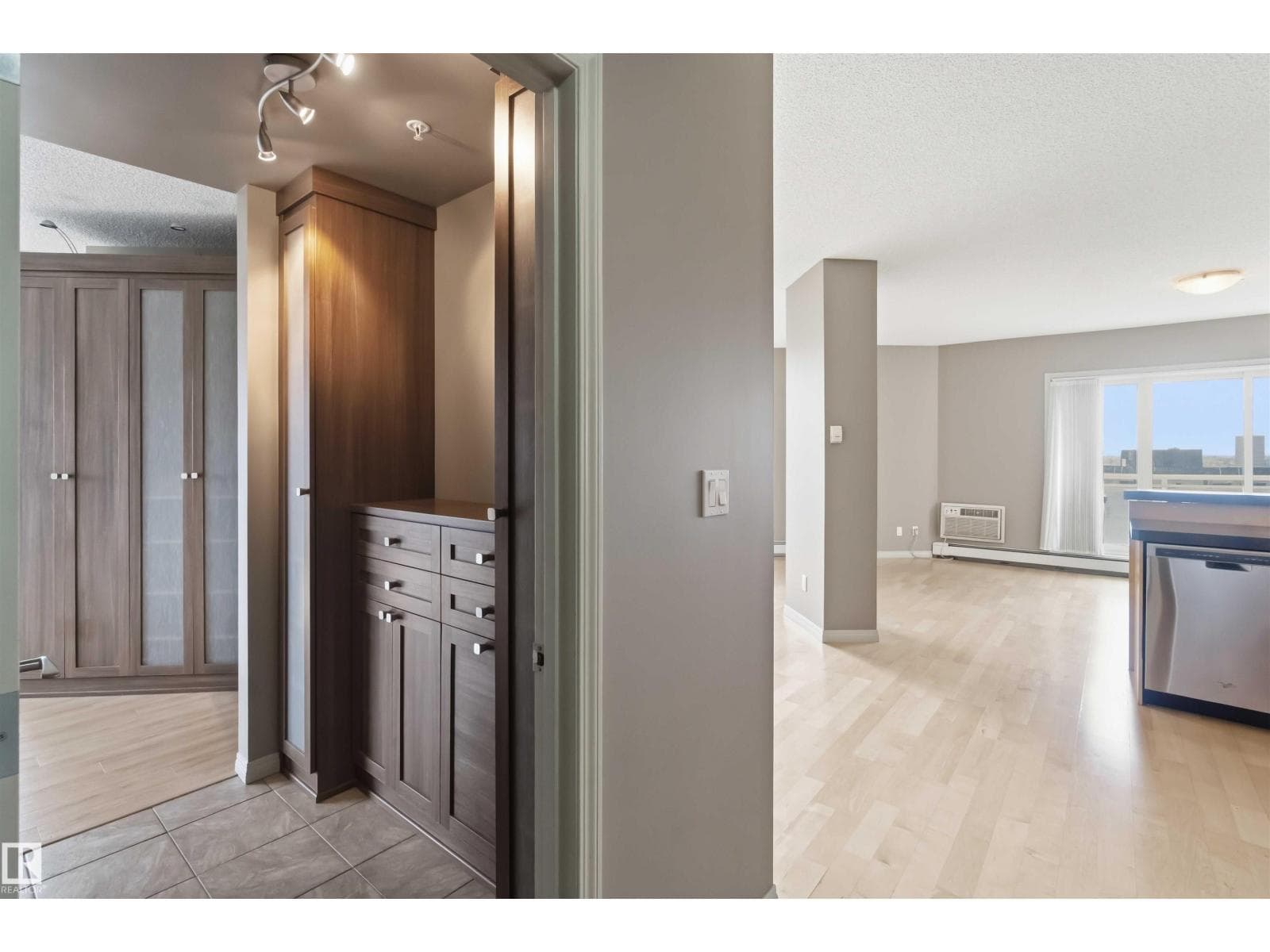 #901 10504 99 AV NW — photo 5