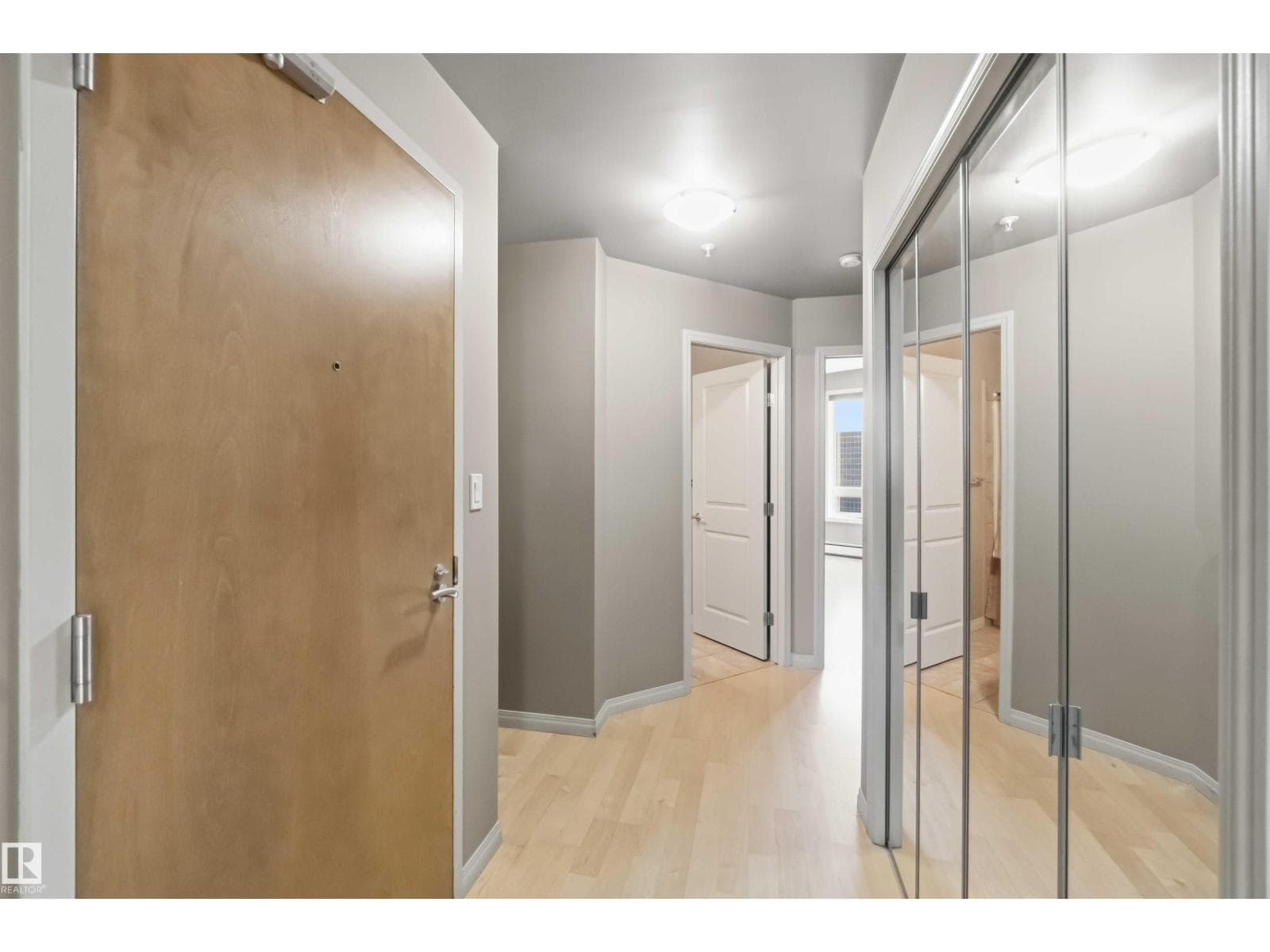 #901 10504 99 AV NW — photo 3