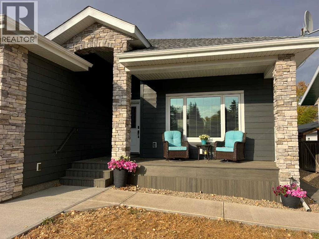 5132 54 Avenue — photo 3