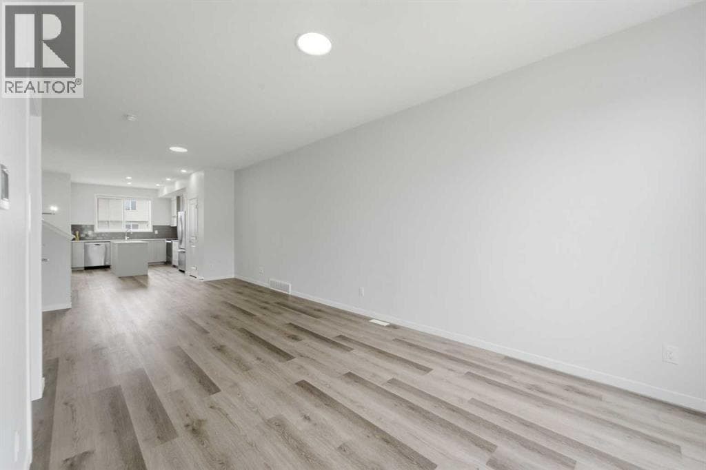 21 Corner Glen Row NE — photo 5