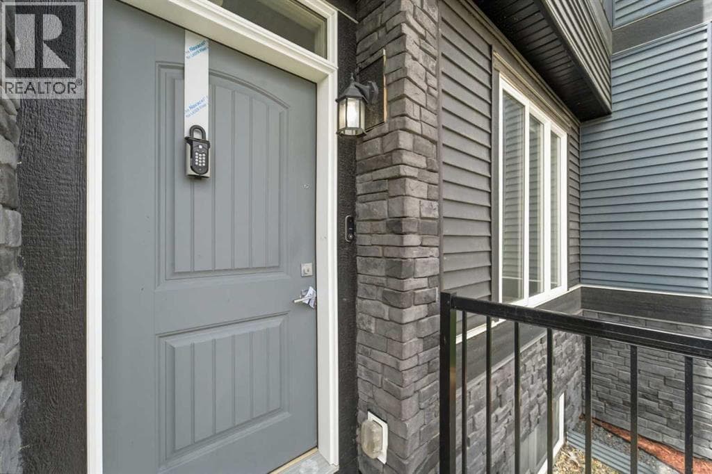 21 Corner Glen Row NE — photo 2