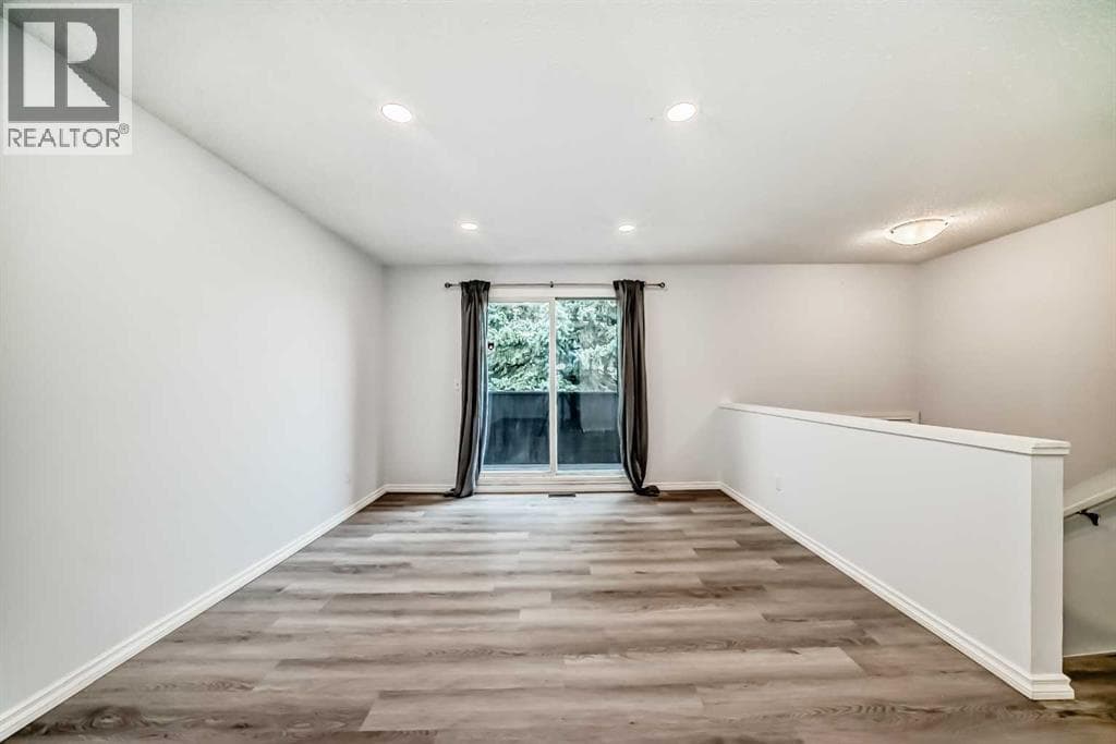 81 Bearberry Close NW — photo 5