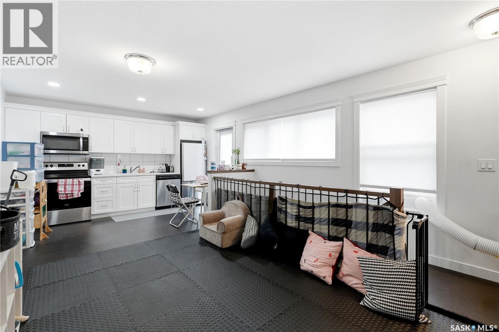 5 401 L AVENUE S — photo 4