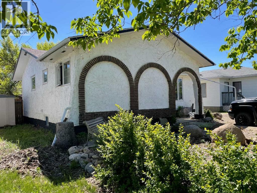 10717 103 Avenue — photo 2