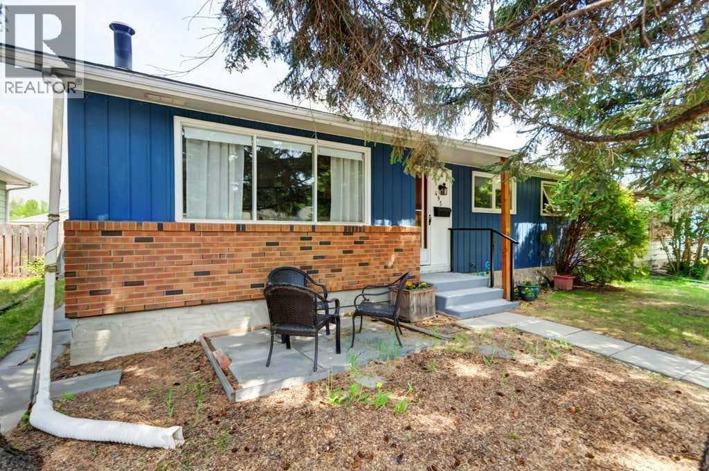 495 Queen Charlotte Road SE — photo 2