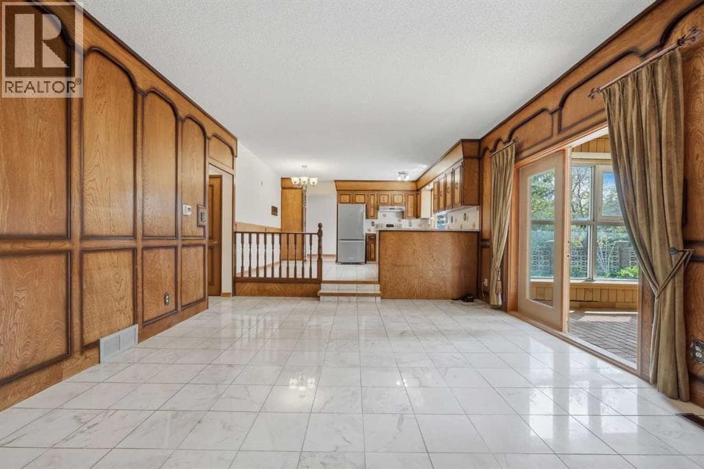 480 Berkley Crescent NW photo 12