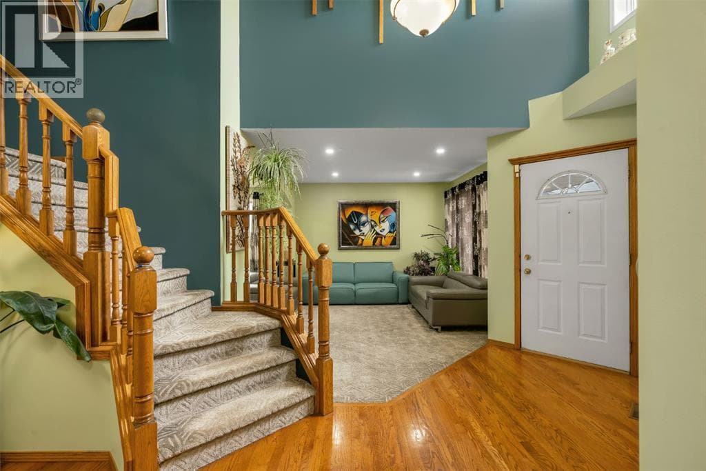 206 Coral Keys Place NE — photo 2