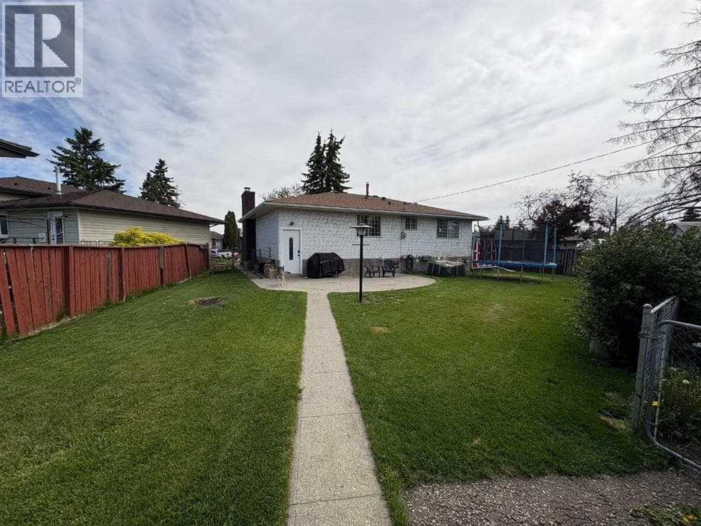 35 Penworth Place SE — photo 2