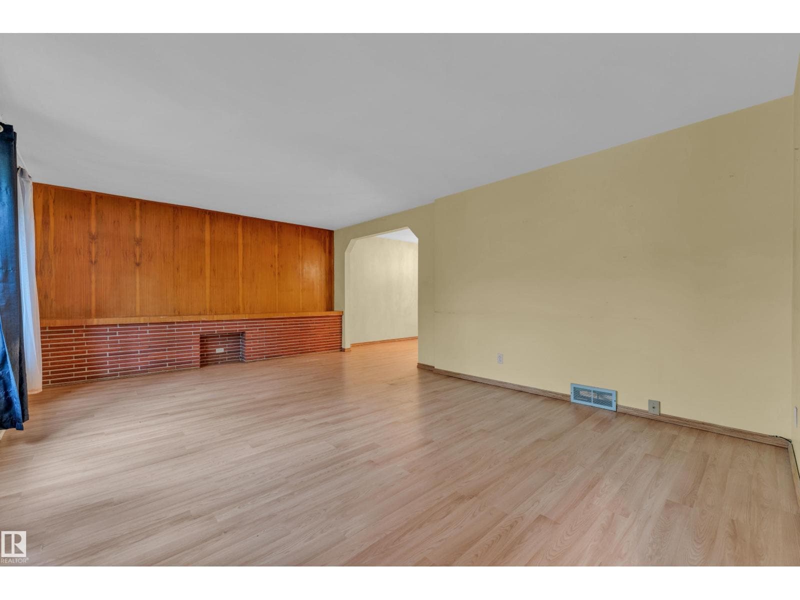10819 54 AV NW — photo 4