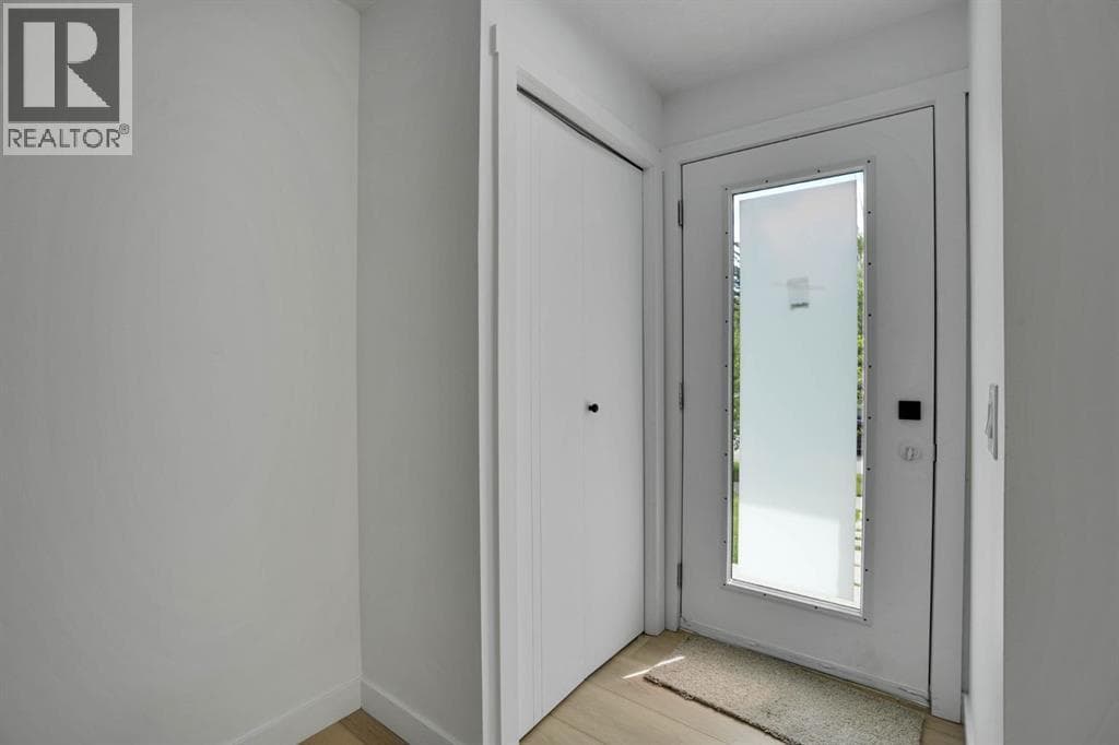 6471 54 Street NE — photo 3