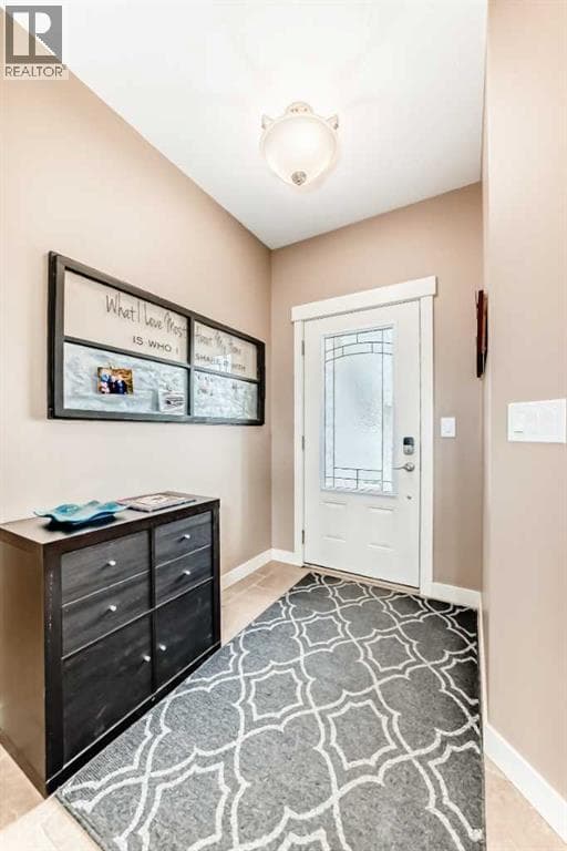 8 Eva Crescent — photo 3