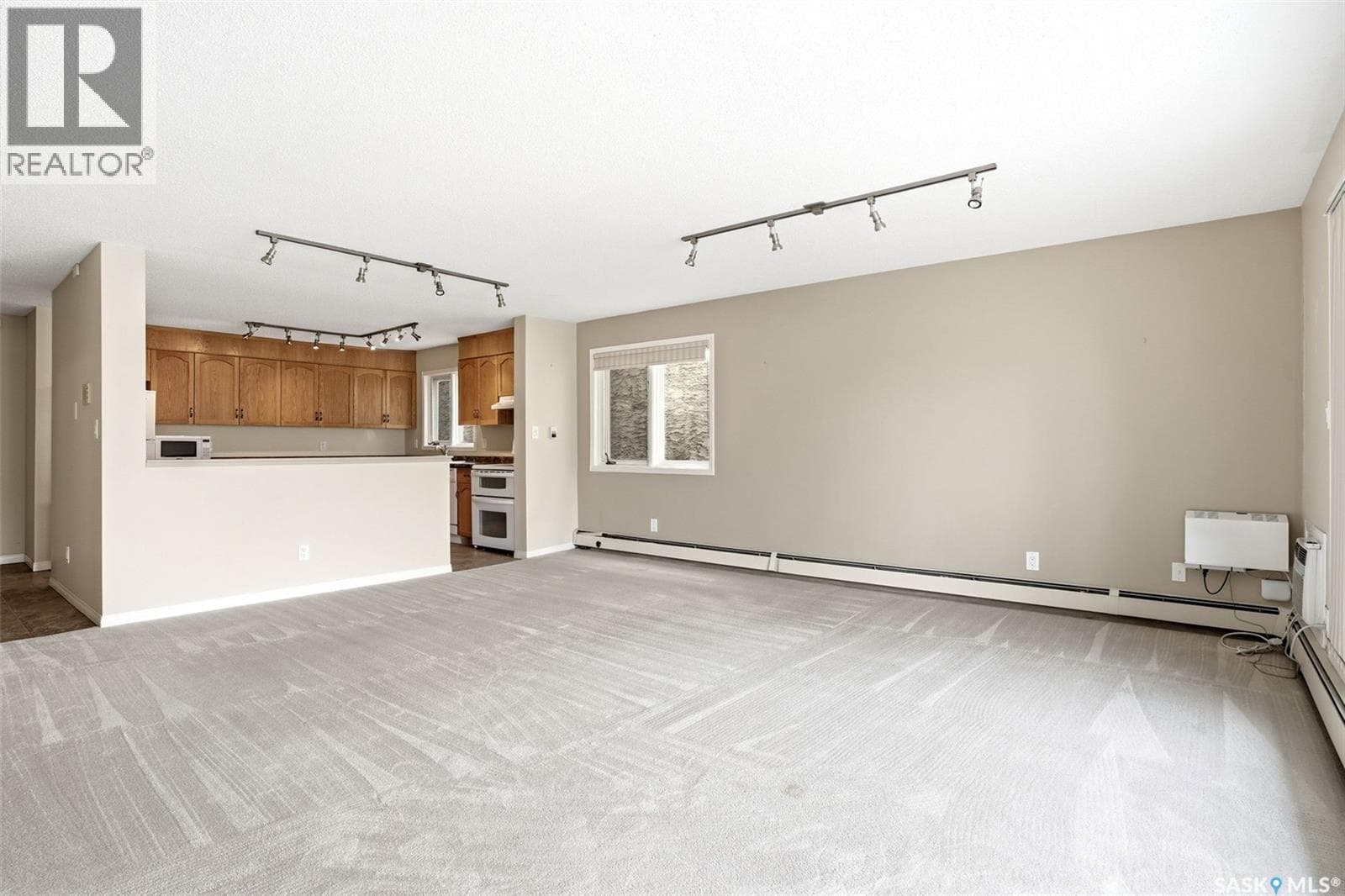 309 2275 McIntyre STREET — photo 4