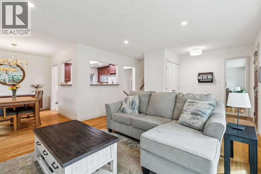 308 99 Avenue SE — photo 5