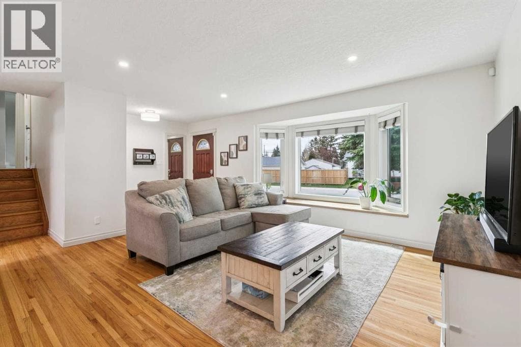 308 99 Avenue SE — photo 4