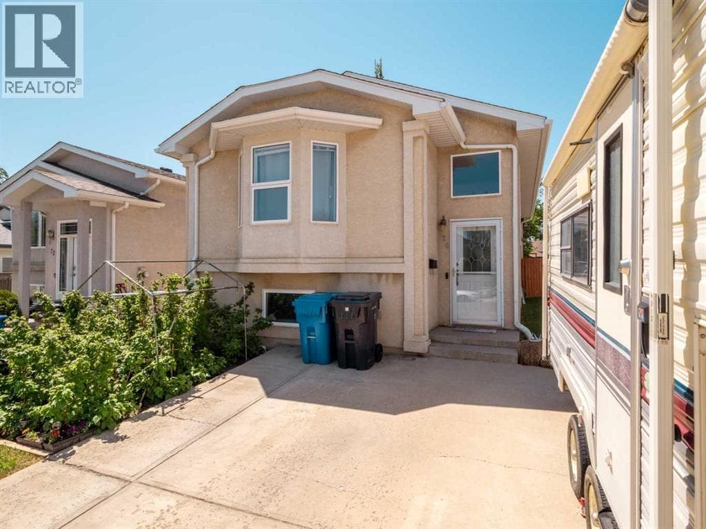 76 Blackfoot Crescent W — photo 3