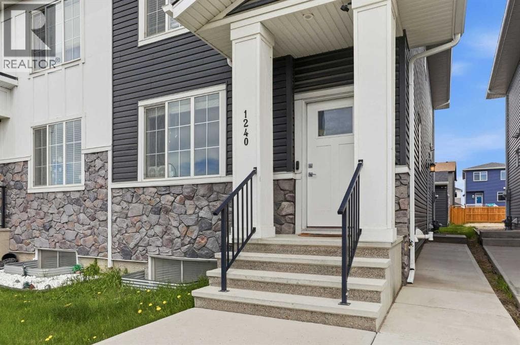 1240 Cornerstone Way NE — photo 2