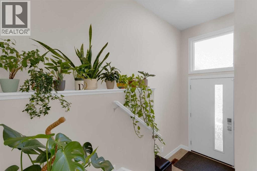 49 Heirloom Crescent SE — photo 4