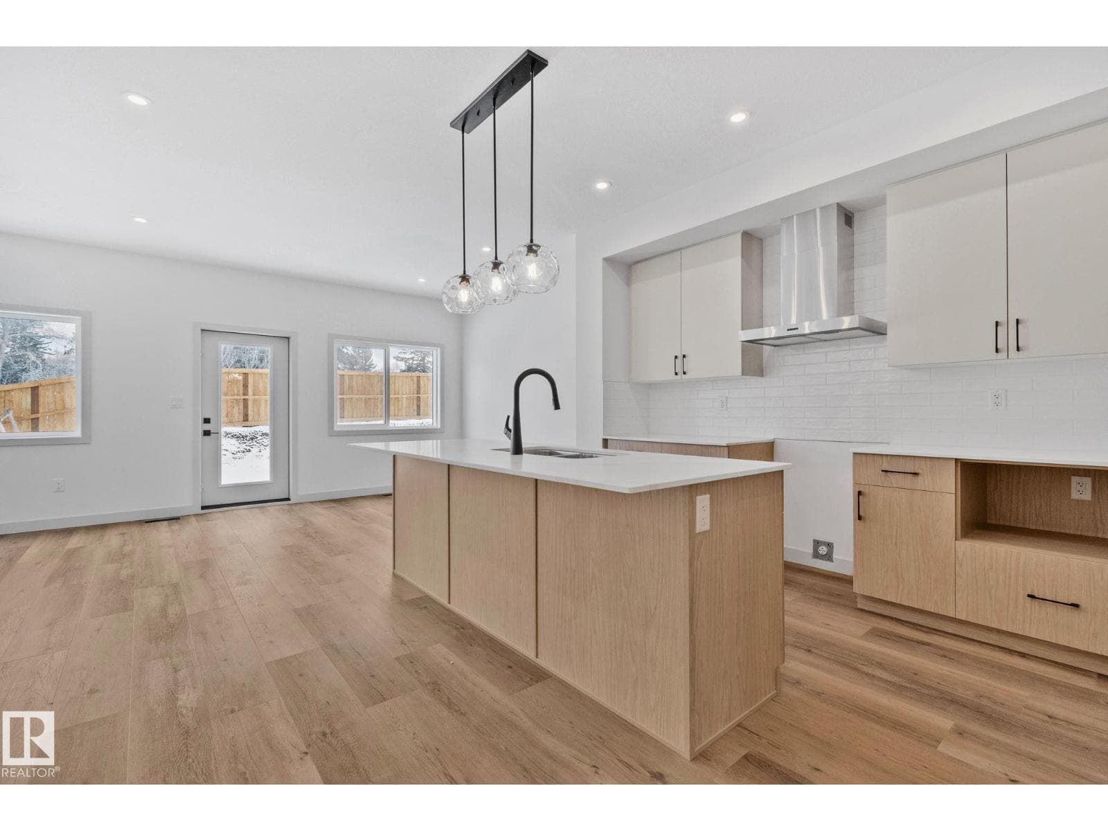122 Royal Street — photo 2