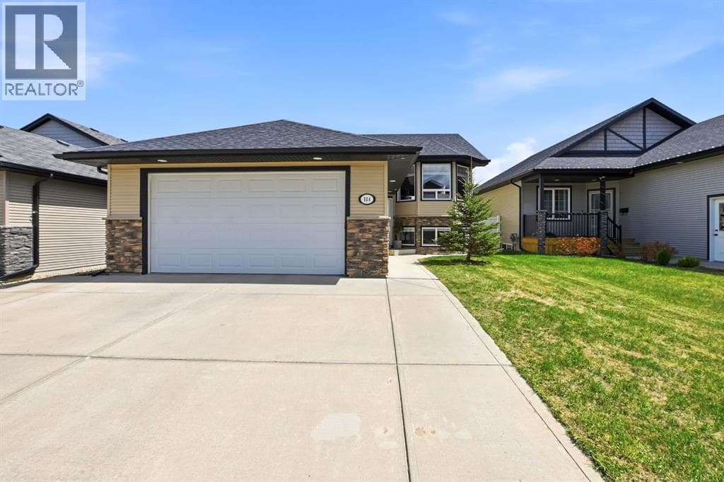 114 Stephenson Crescent — photo 3