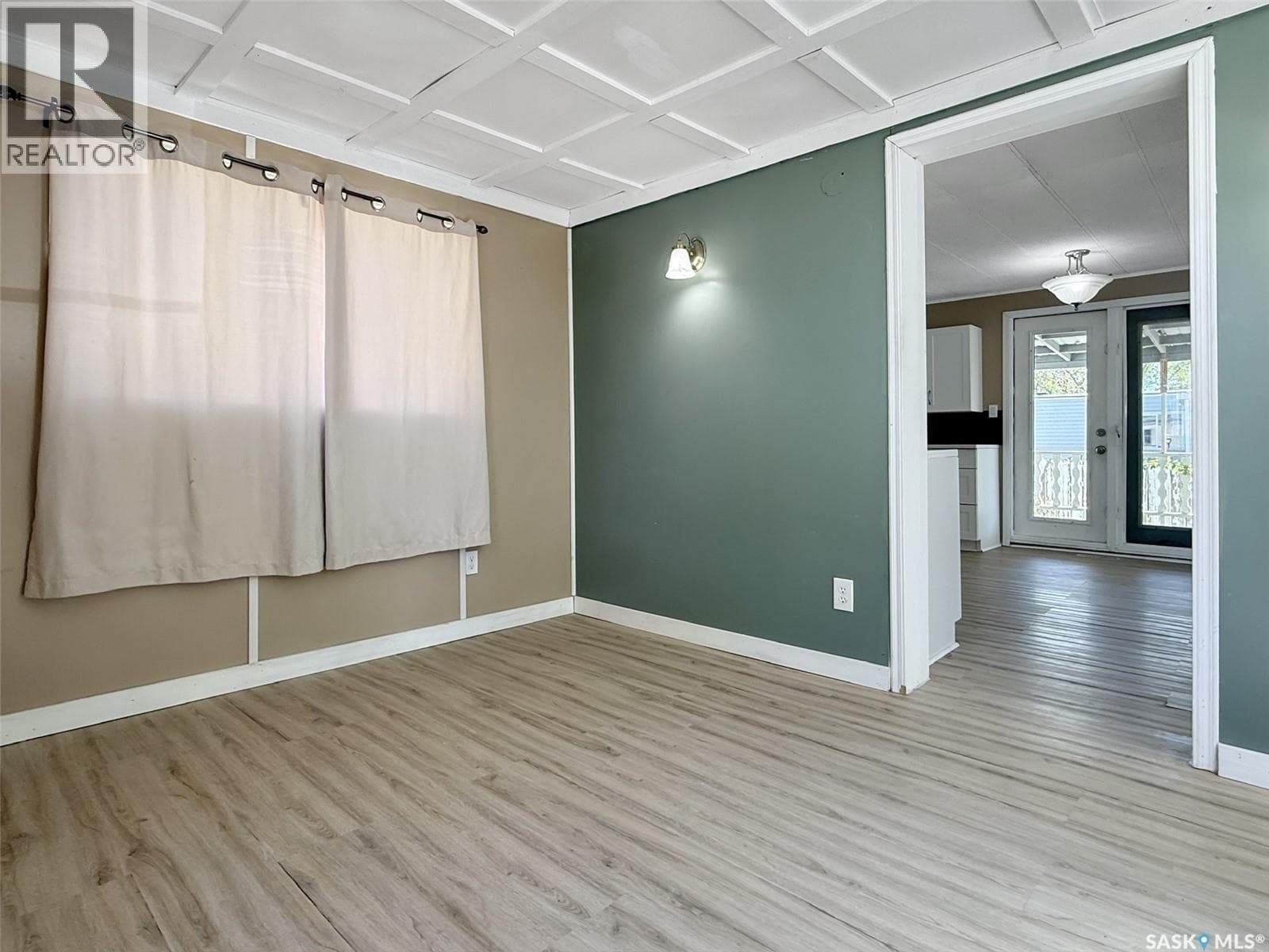 10 Prairie Sun COURT — photo 2