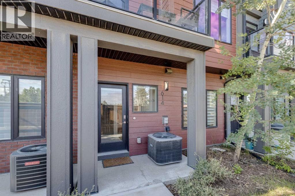 614 Greenbriar Common NW — photo 2