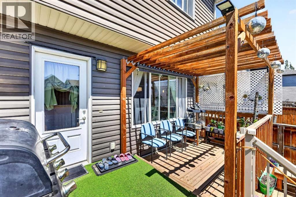 190 Cranford Common SE — photo 4
