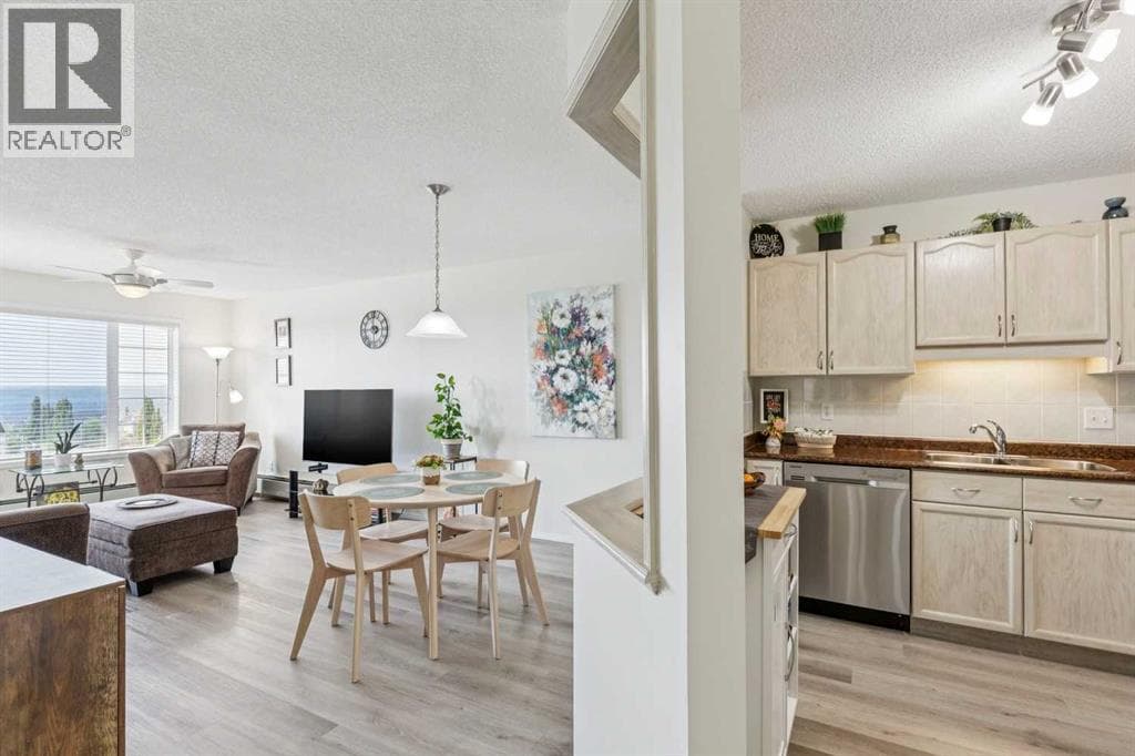 2301, 2000 Sienna Park Green SW — photo 5