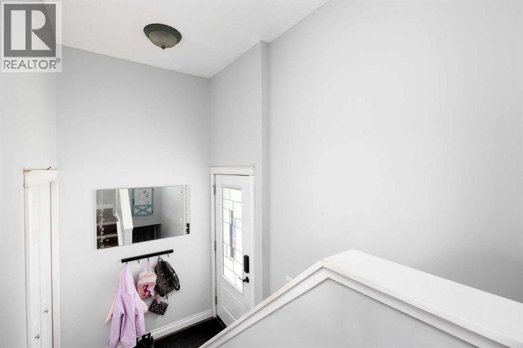 110 Bird Crescent — photo 3