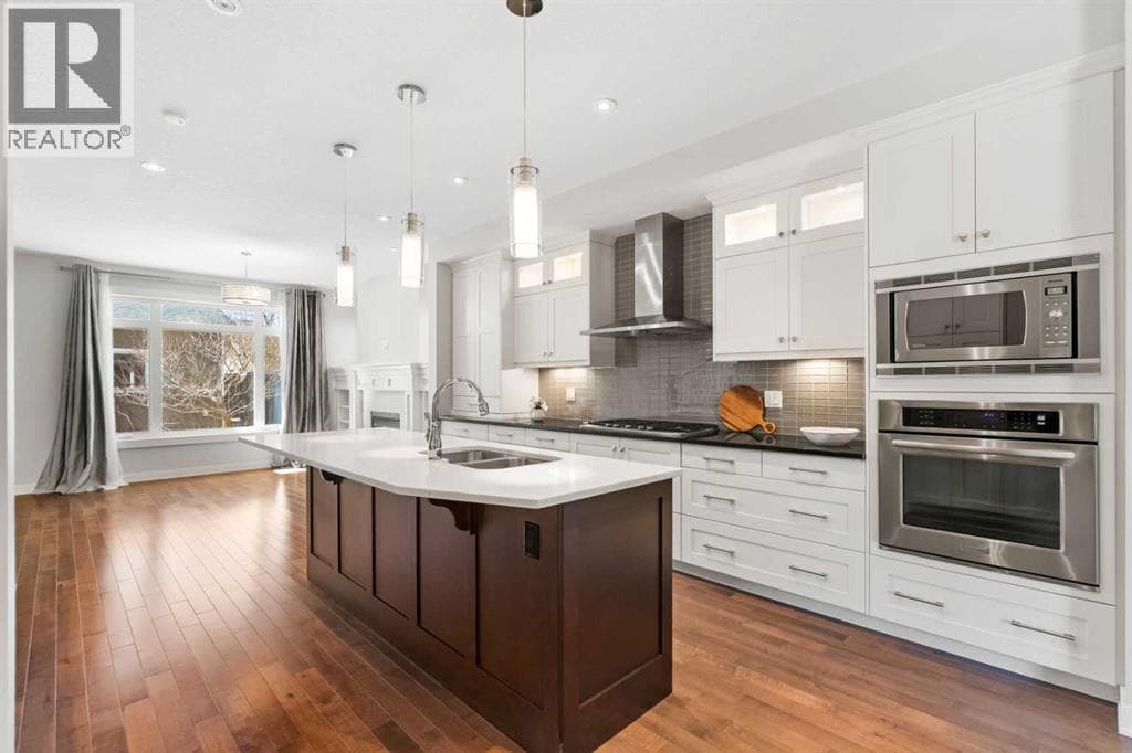 2427 22A Street NW — photo 3