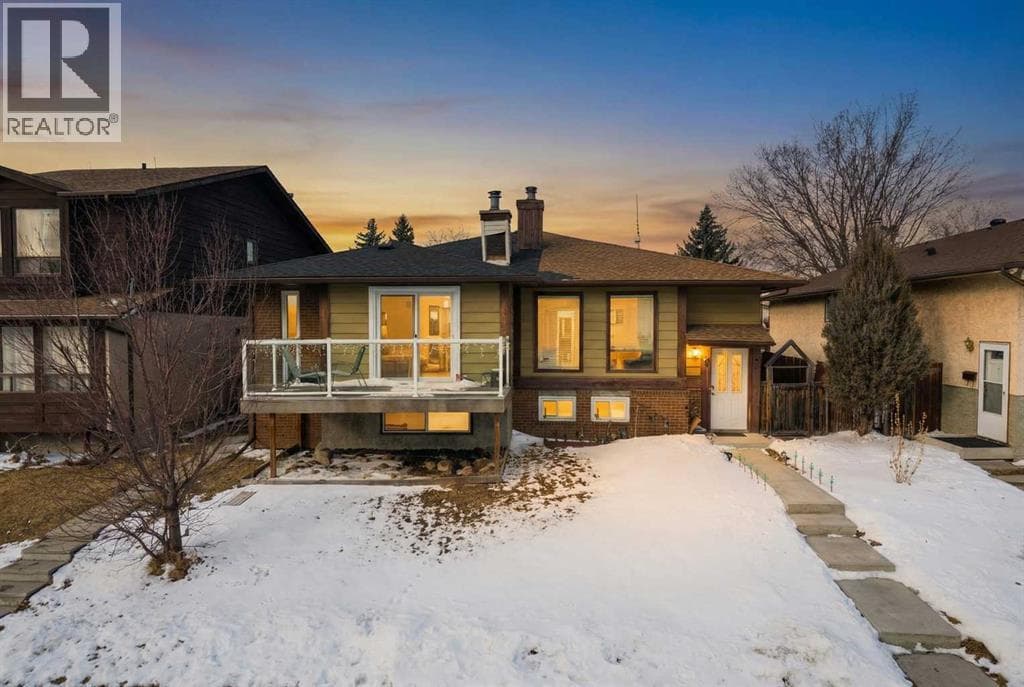 58 Templeson Crescent NE — photo 2