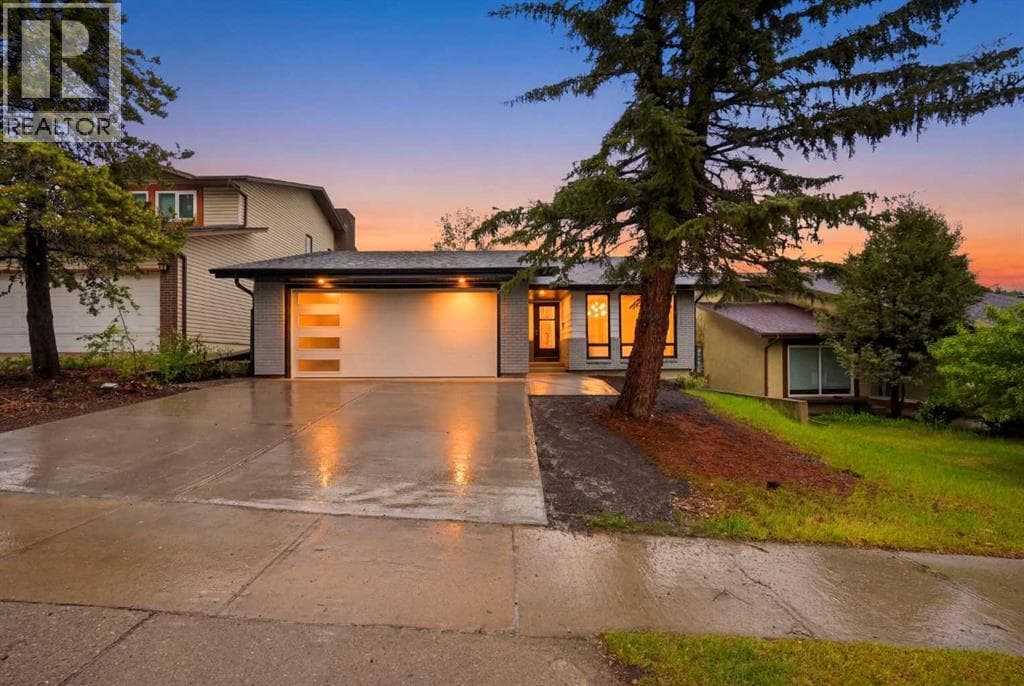 300 Edgehill Drive NW — photo 2