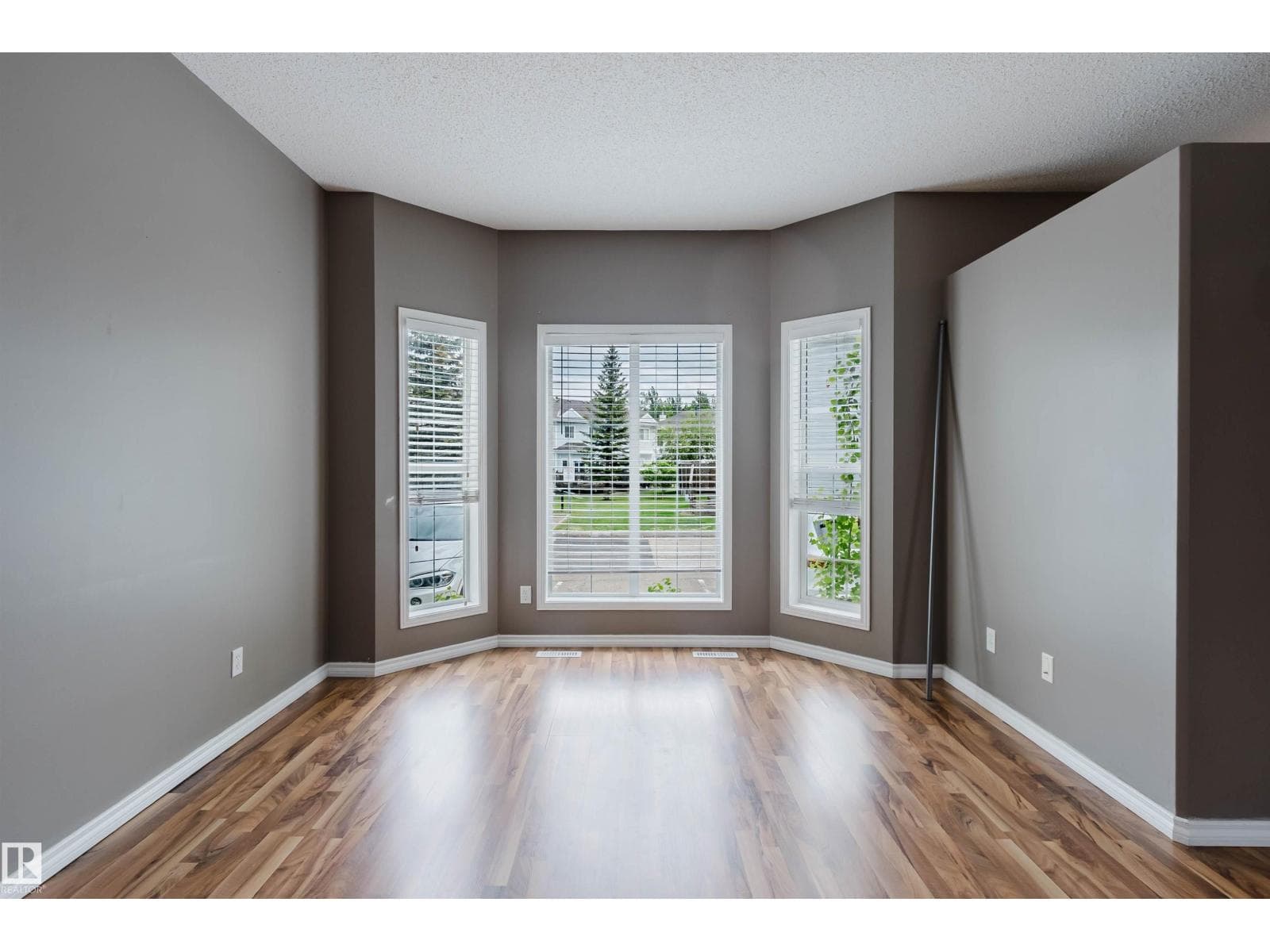 #38 1780 GLASTONBURY BV NW — photo 4
