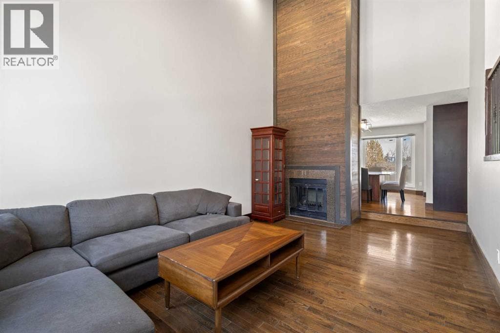 40 Wood Crescent SW — photo 4