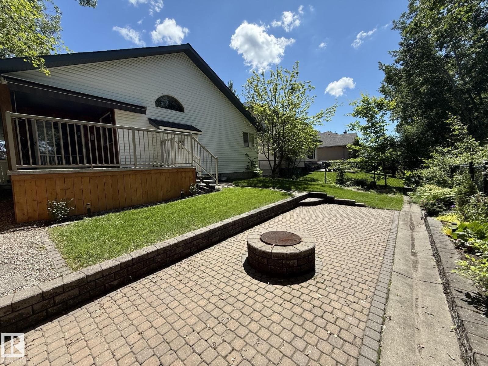 70 EASTCOTT DR — photo 4