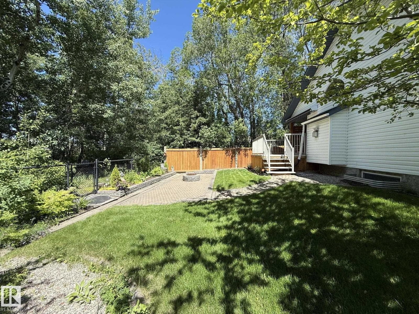 70 EASTCOTT DR — photo 3