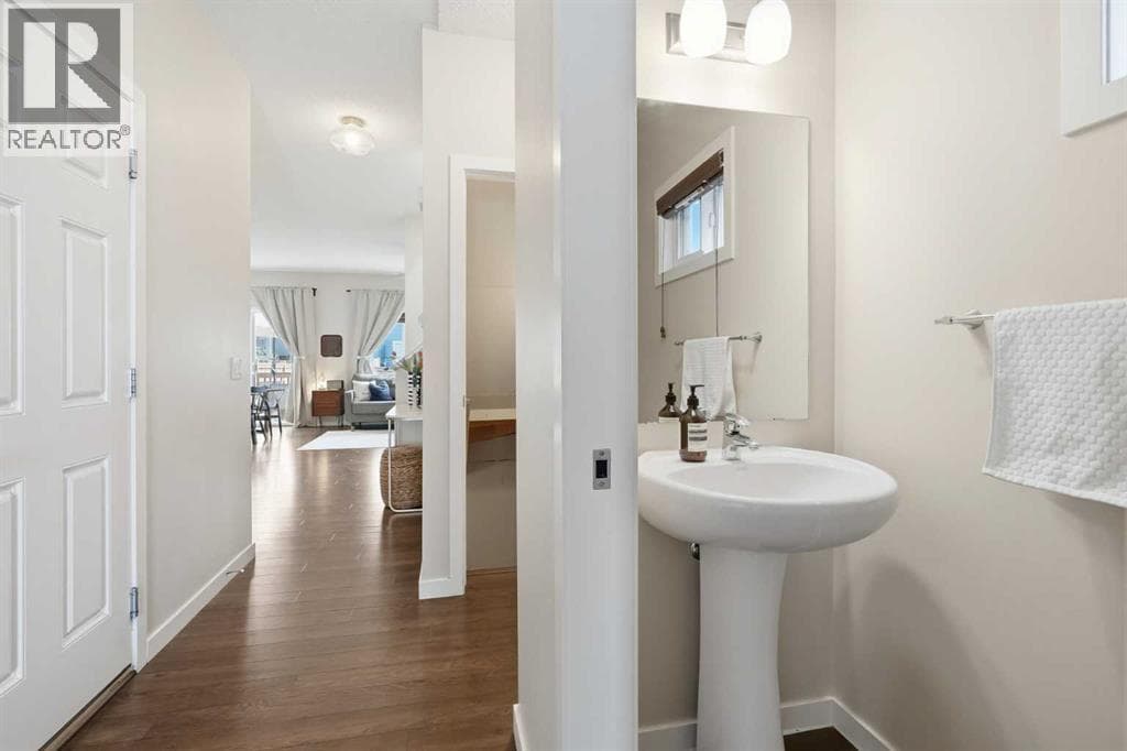 425 Carringvue Avenue NW — photo 3