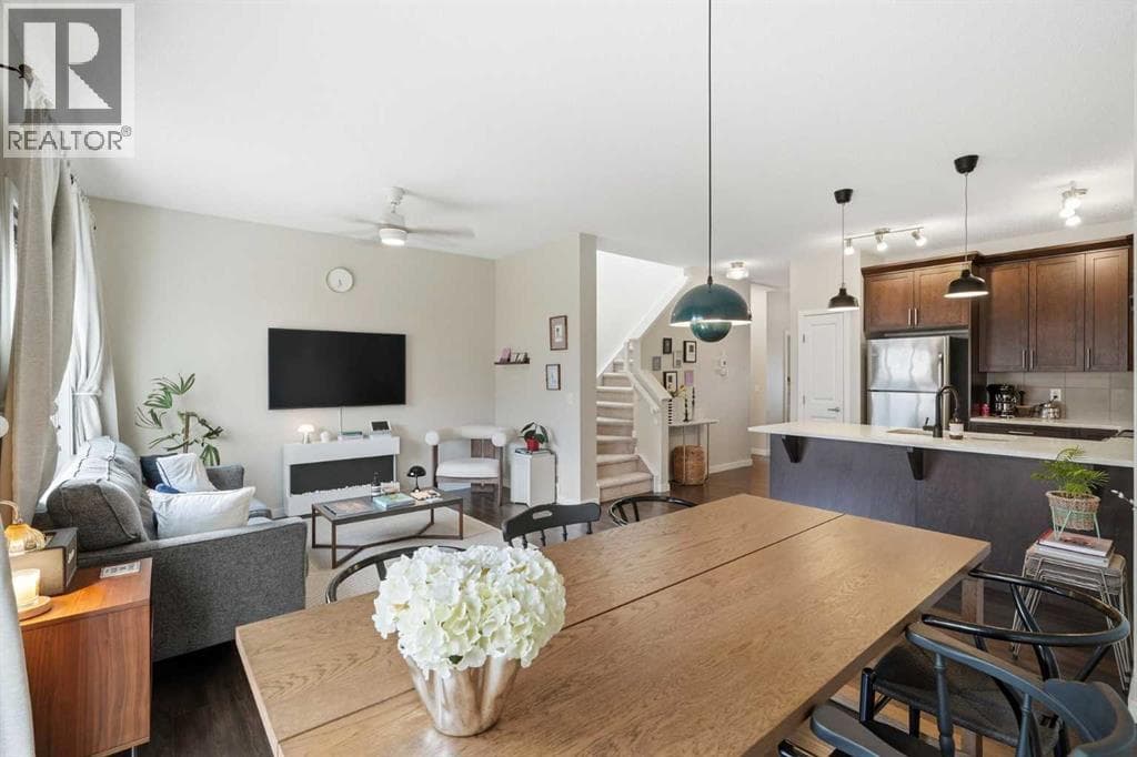 425 Carringvue Avenue NW — photo 2