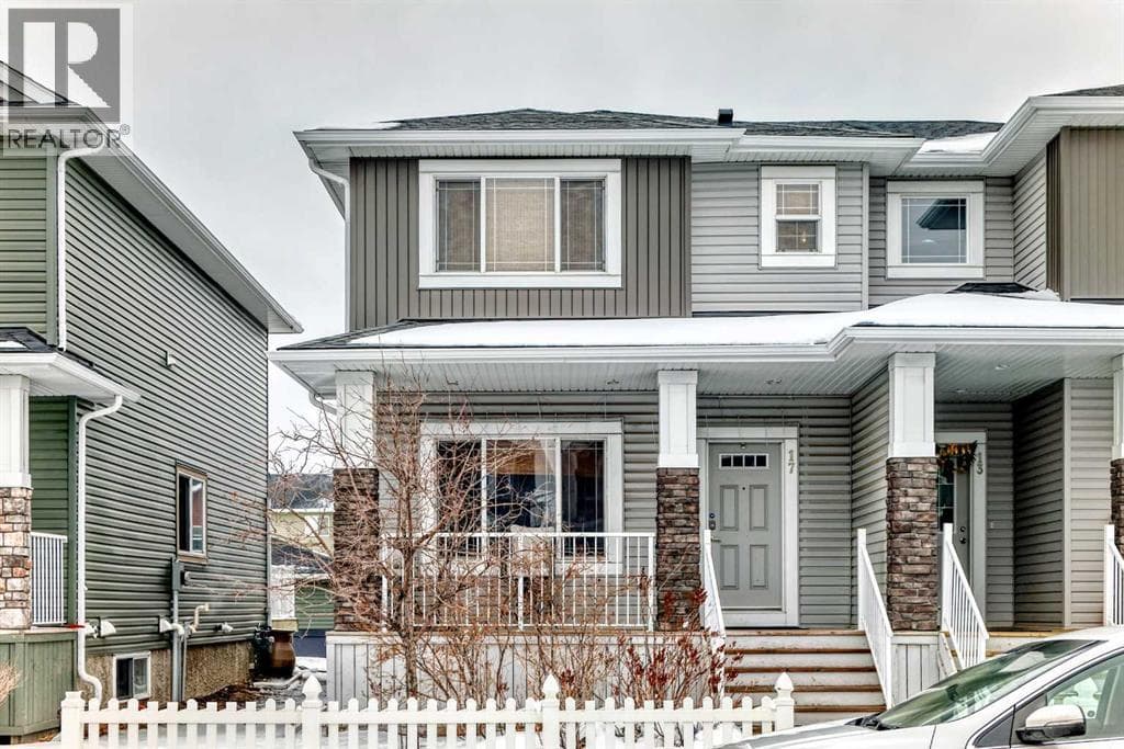 17 Redstone Common NE